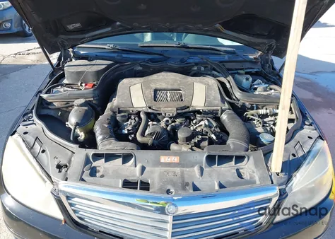 2008 Mercedes-Benz C 300 Luxury/Sport z USA, uszkodzony, nr VIN WDDGF54X28F171008